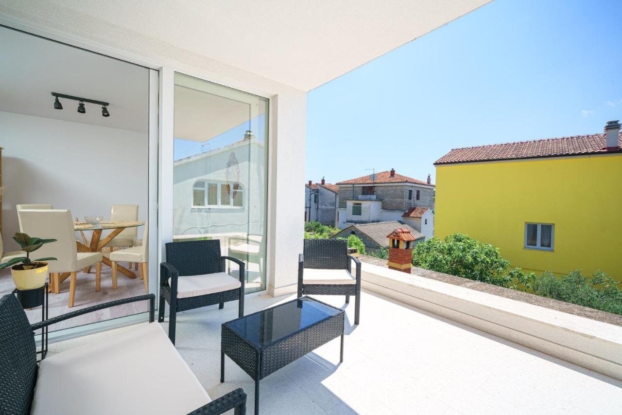 Vila Regina Apartment Regina With Swimming Pool イェゼラ エクステリア 写真