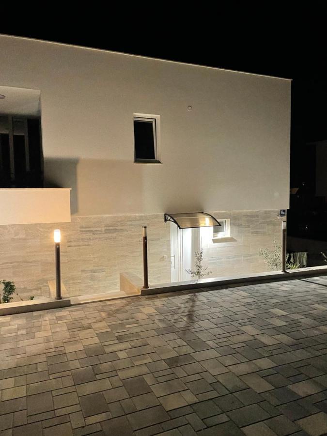 Vila Regina Apartment Regina With Swimming Pool イェゼラ エクステリア 写真