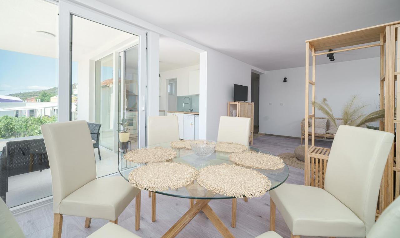 Vila Regina Apartment Regina With Swimming Pool イェゼラ エクステリア 写真