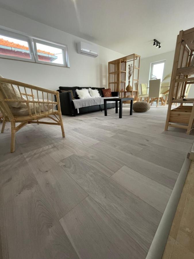Vila Regina Apartment Regina With Swimming Pool イェゼラ エクステリア 写真