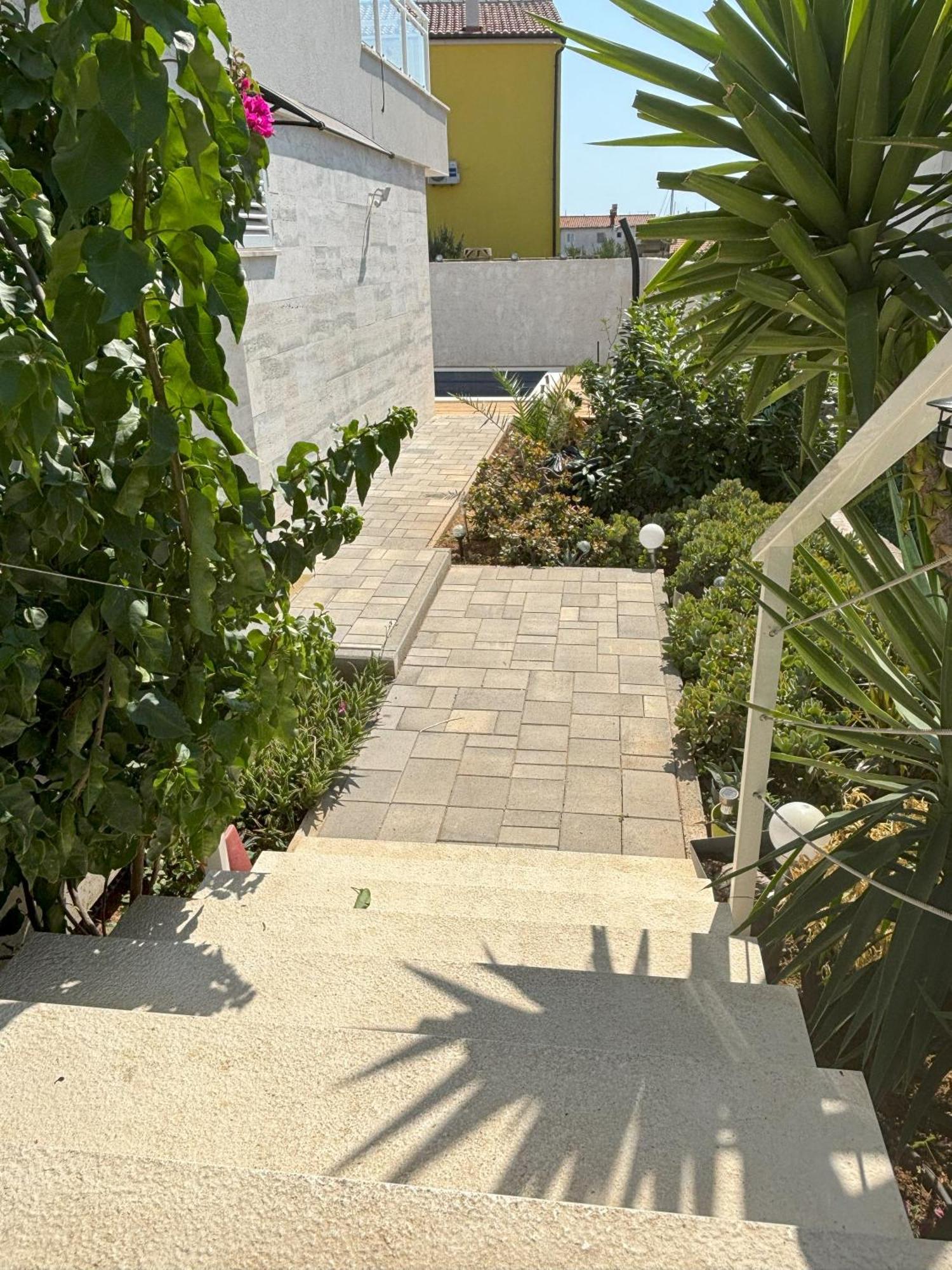 Vila Regina Apartment Regina With Swimming Pool イェゼラ エクステリア 写真