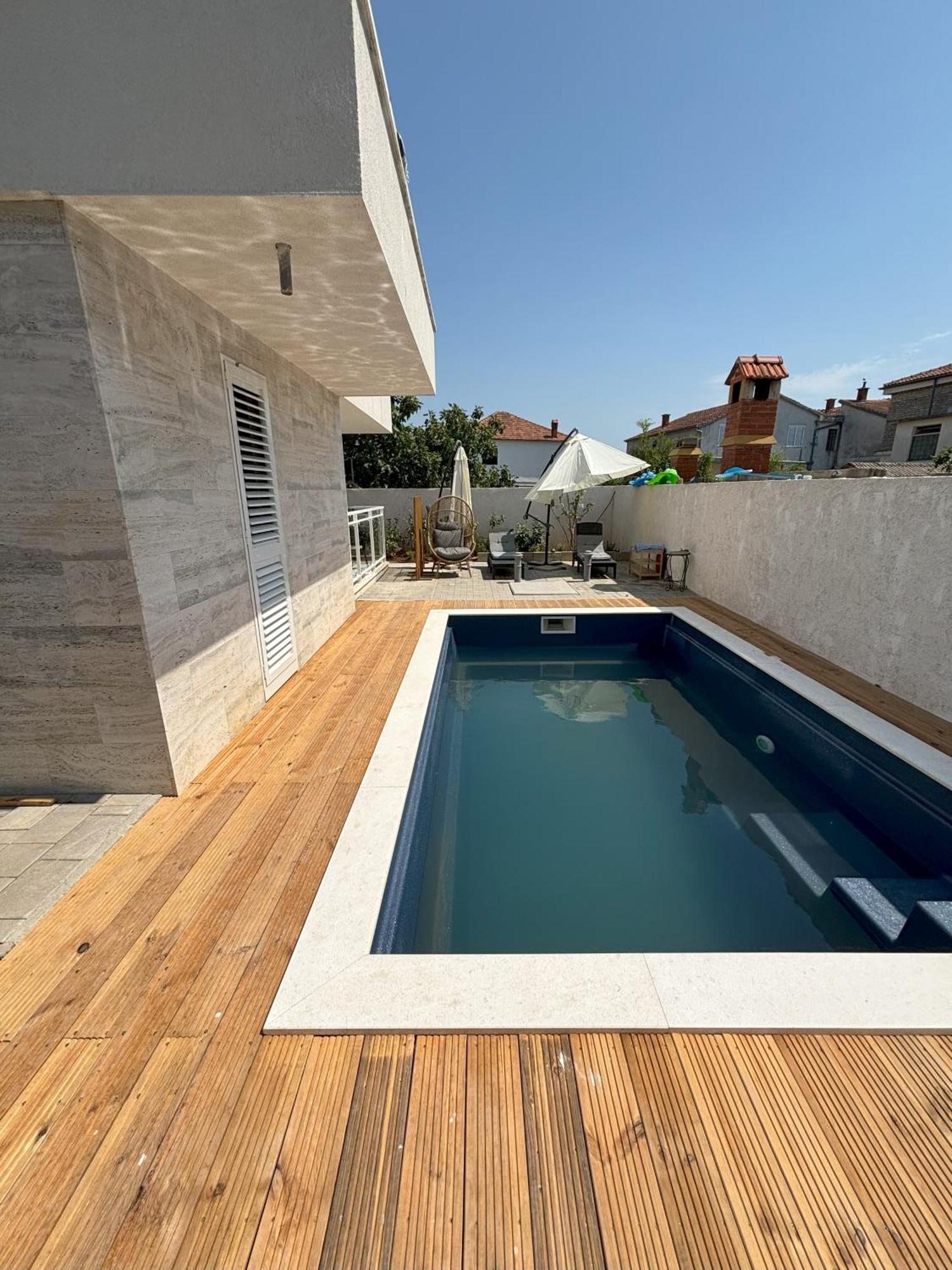 Vila Regina Apartment Regina With Swimming Pool イェゼラ エクステリア 写真